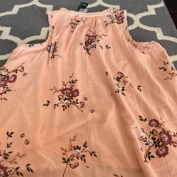 Beautiful pink top torrid size 4 - Picture 3 of 4